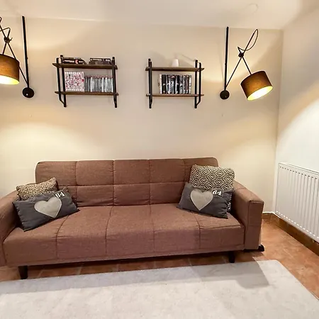 شقة Small & Cozy 2 Bedroom By Belle *