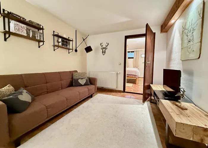 Small & Cozy 2 Bedroom By Belle