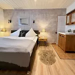 公寓 Small & Cozy 2 Bedroom By Belle *